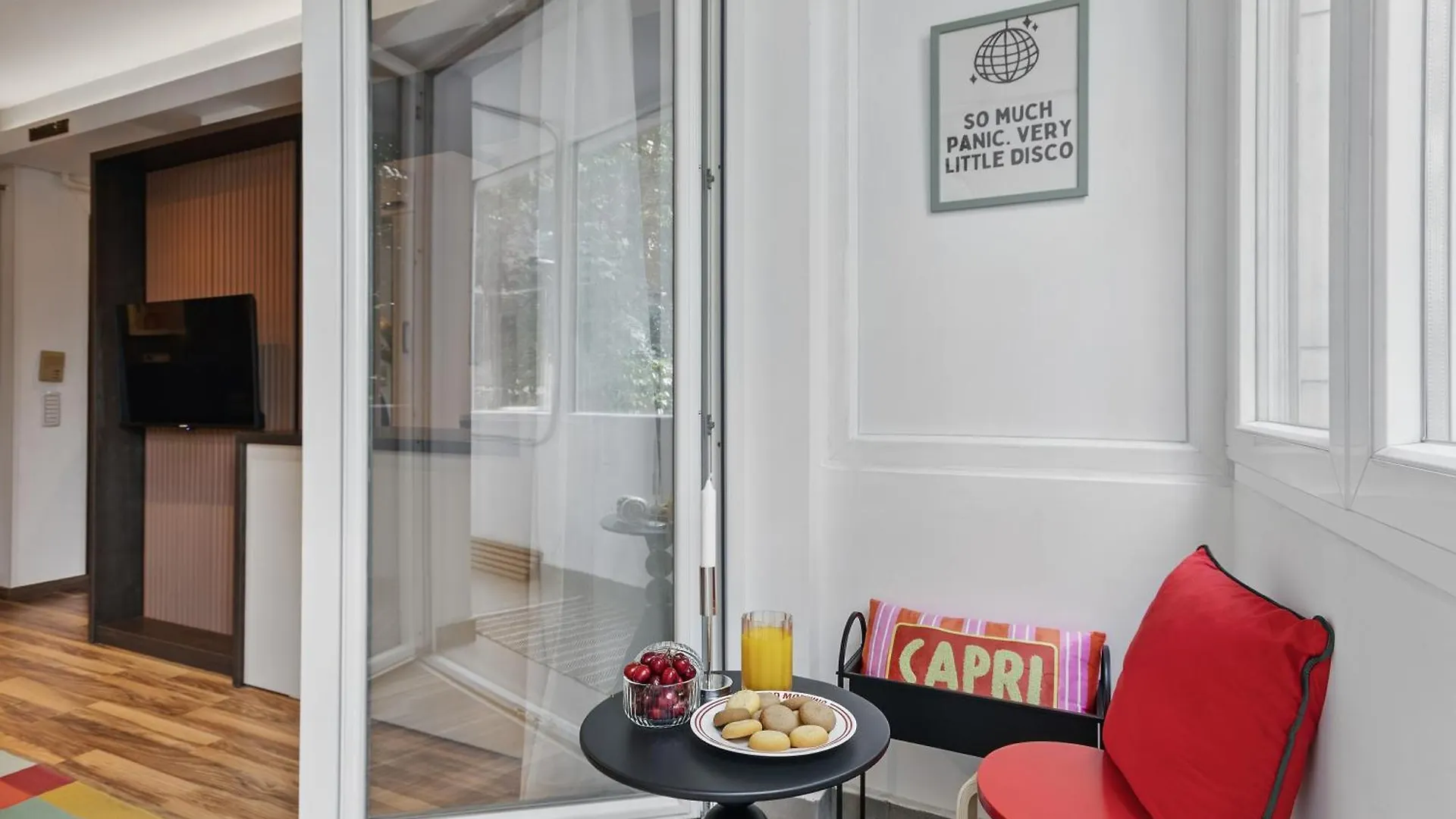 The Cocktail Place Bucharest Apartment