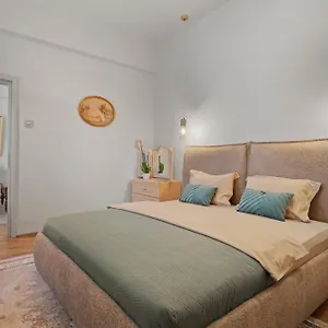  Apartment Ultracentral
